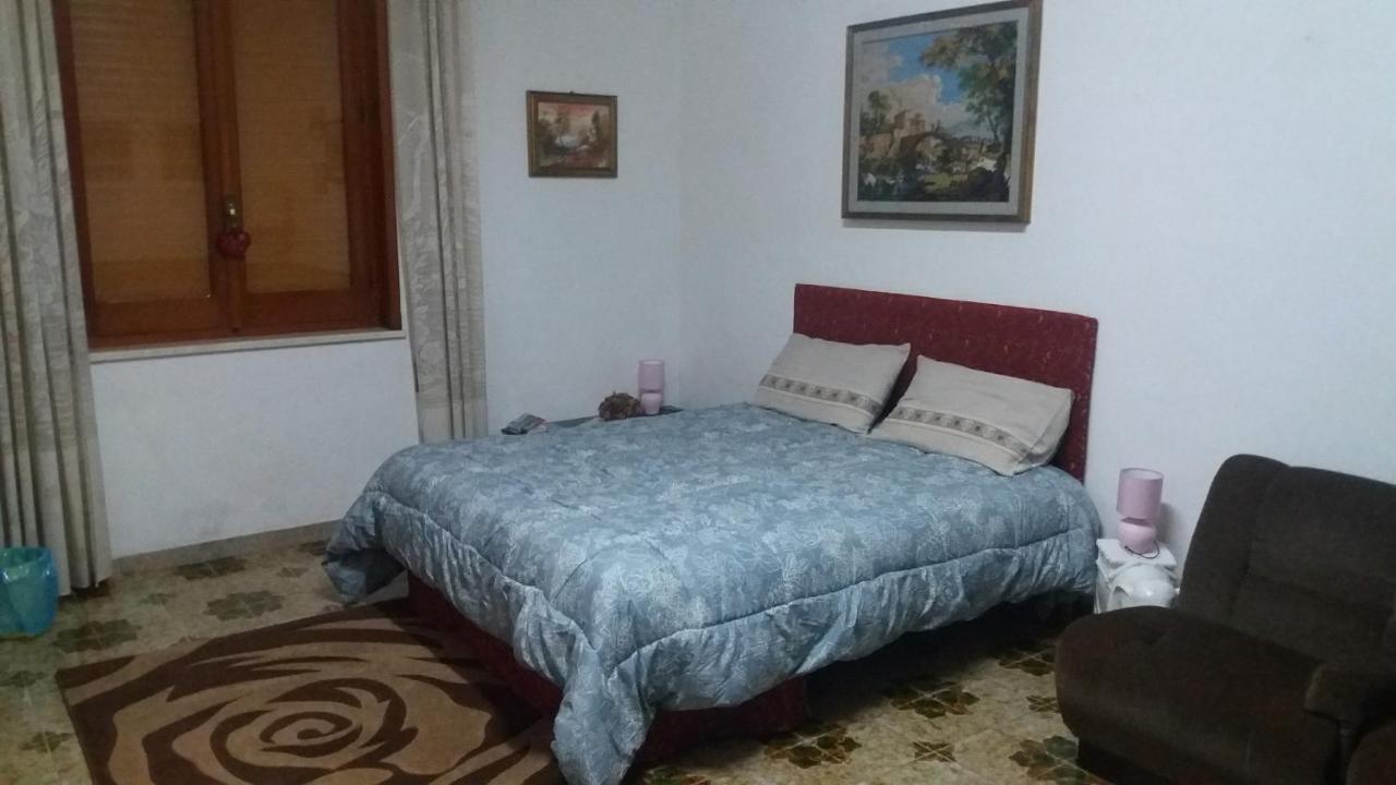 Гостьовий будинок Casa Bianca Da Giusy Біргі Веччі Екстер'єр фото