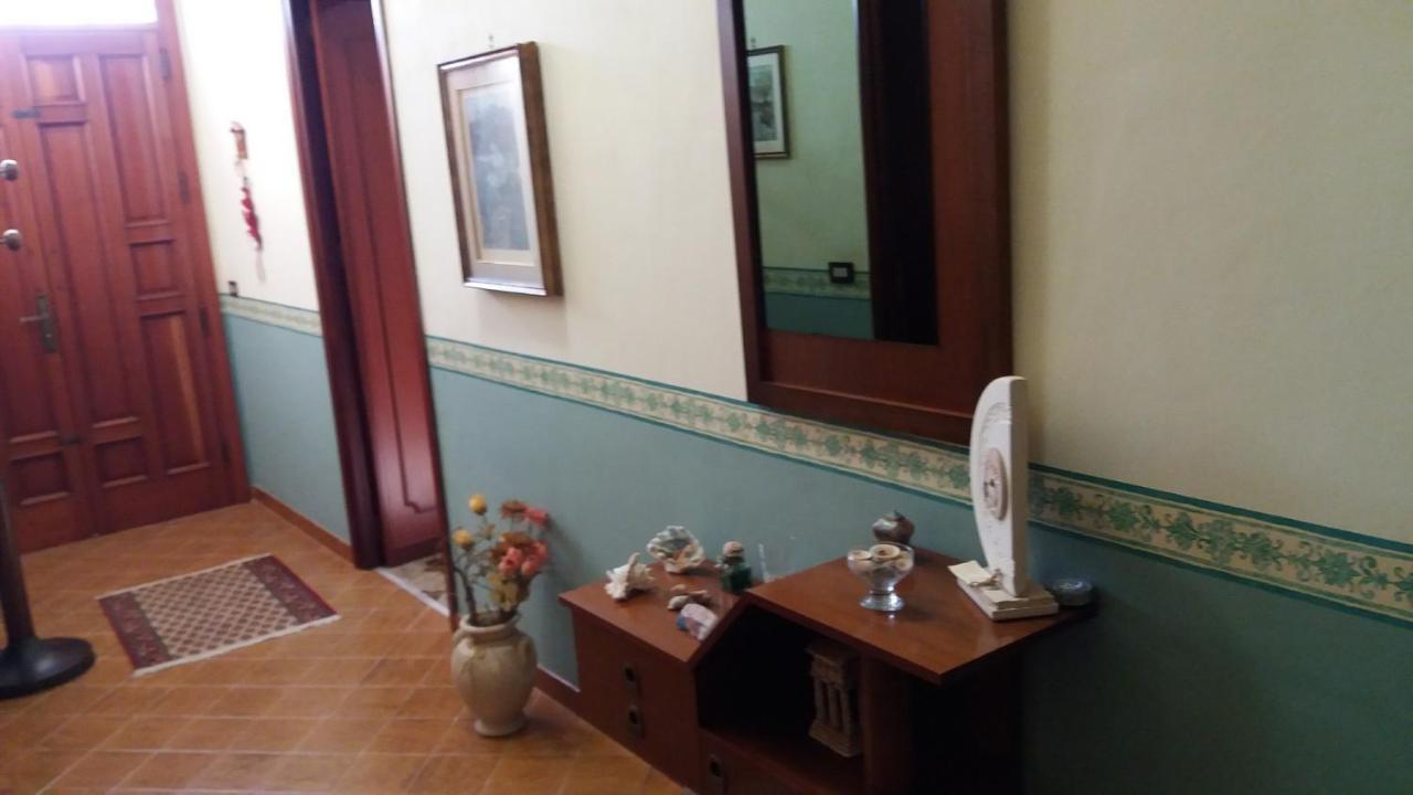 Гостьовий будинок Casa Bianca Da Giusy Біргі Веччі Екстер'єр фото