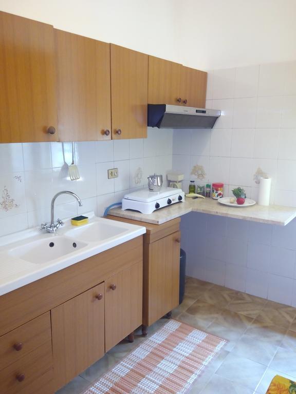 Гостьовий будинок Casa Bianca Da Giusy Біргі Веччі Екстер'єр фото